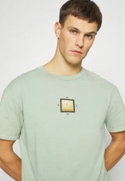 Les meilleures critiques de ✨ Quiksilver MOUNTAIN RISE TEES - T-shirt Imprimé - Frosty Green 👏 -Quiksilver Soldes Boutique 8517de55ec8041ffb8f9d84c2661a6fa