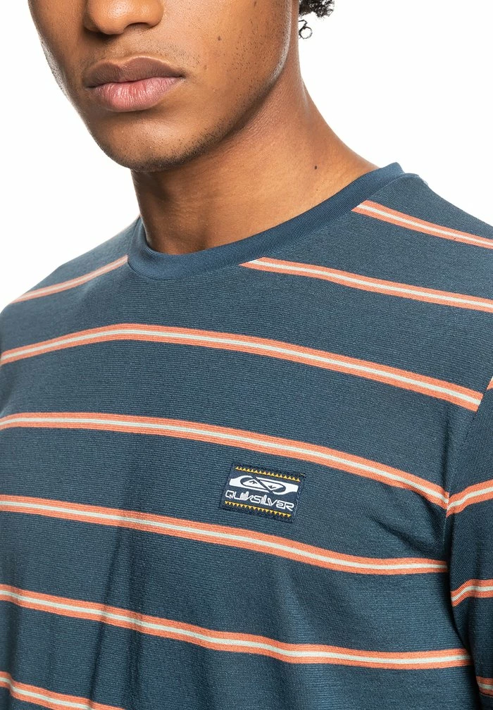 Nouveau 🎁 Quiksilver RANGE MANCHES COURTES - T-shirt Imprimé - Midnight Navy Range Stripe 👍 3 Nouveau 🎁 Quiksilver RANGE MANCHES COURTES - T-shirt Imprimé - Midnight Navy Range Stripe 👍 – Image 3
