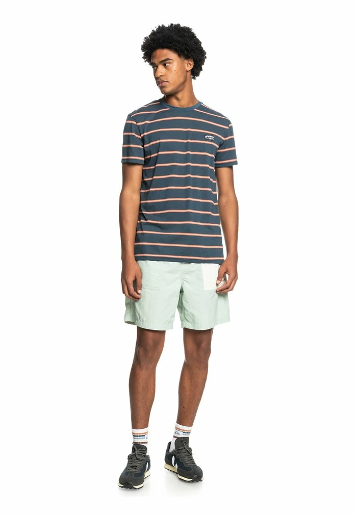 Nouveau 🎁 Quiksilver RANGE MANCHES COURTES - T-shirt Imprimé - Midnight Navy Range Stripe 👍 4 Nouveau 🎁 Quiksilver RANGE MANCHES COURTES - T-shirt Imprimé - Midnight Navy Range Stripe 👍 – Image 4