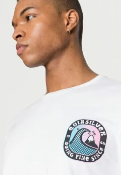 Tout neuf 🤩 Quiksilver ANOTHER STORY - T-shirt Imprimé - White 🧨 9 Tout neuf 🤩 Quiksilver ANOTHER STORY - T-shirt Imprimé - White 🧨 -Quiksilver Soldes Boutique a9ca4d217477442884833eed32581e98