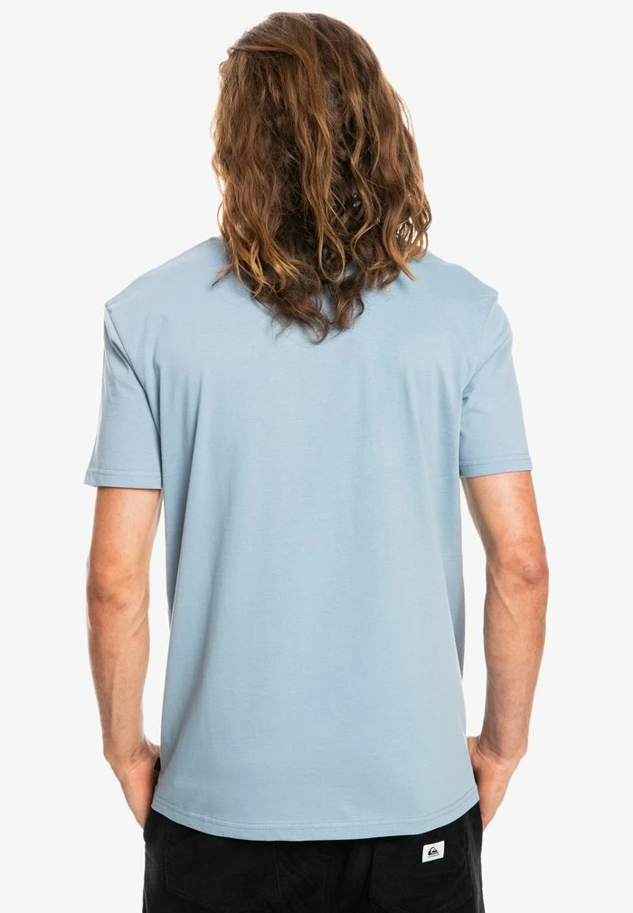 Sortie 💯 Quiksilver RESIN TINT - T-shirt Imprimé - Faded Denim 🔥 2 Sortie 💯 Quiksilver RESIN TINT - T-shirt Imprimé - Faded Denim 🔥 – Image 2