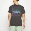 Vente flash 🧨 Quiksilver MOUNTAIN RISE TEES - T-shirt Imprimé - Phantom 🛒