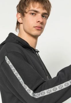 De gros 🔔 Quiksilver TAPED HOODIE - Sweat à Capuche - Tarmac 🔥 9 De gros 🔔 Quiksilver TAPED HOODIE - Sweat à Capuche - Tarmac 🔥 -Quiksilver Soldes Boutique d6aff98455b348e6a664eaf174aec92e